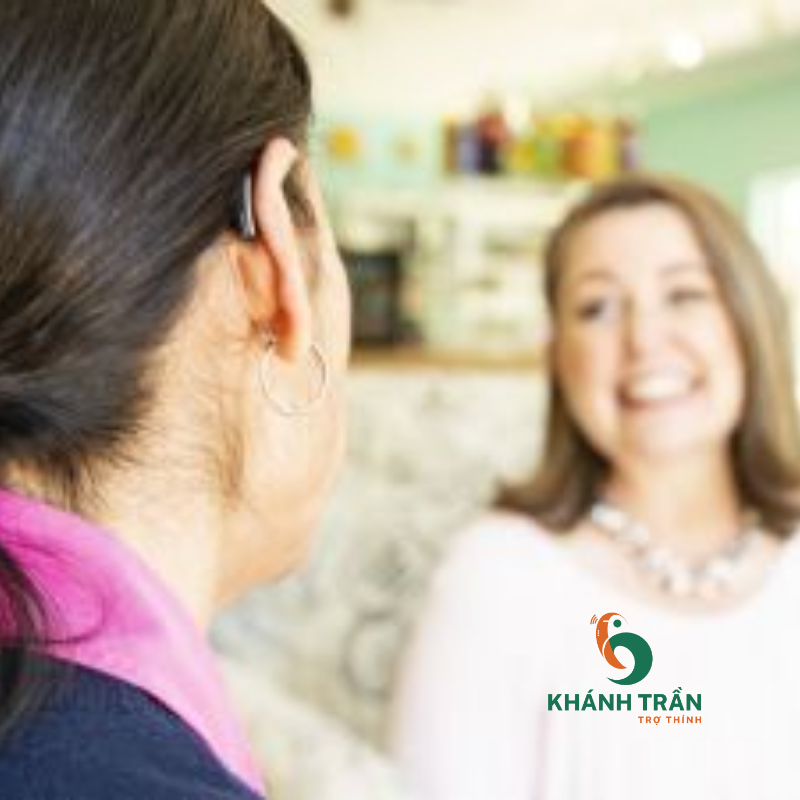 máy trợ thính giúp tự tin giao tiếp